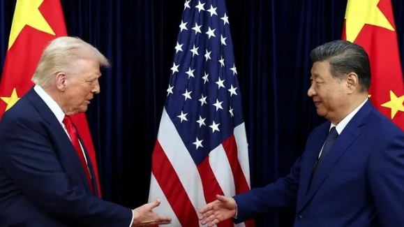 Çin ile ABD arasında kritik temas! Şi Cinping, Trump ile telefonda görüştü